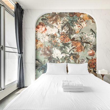 Hotel 32小巷弄 Tainan Exterior foto