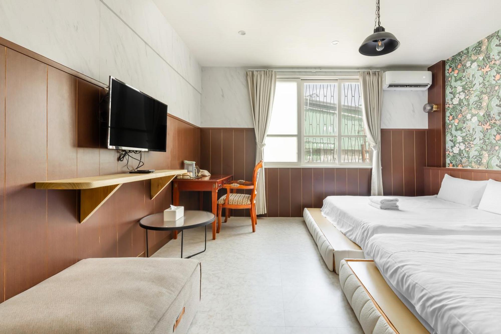 Hotel 32小巷弄 Tainan Exterior foto