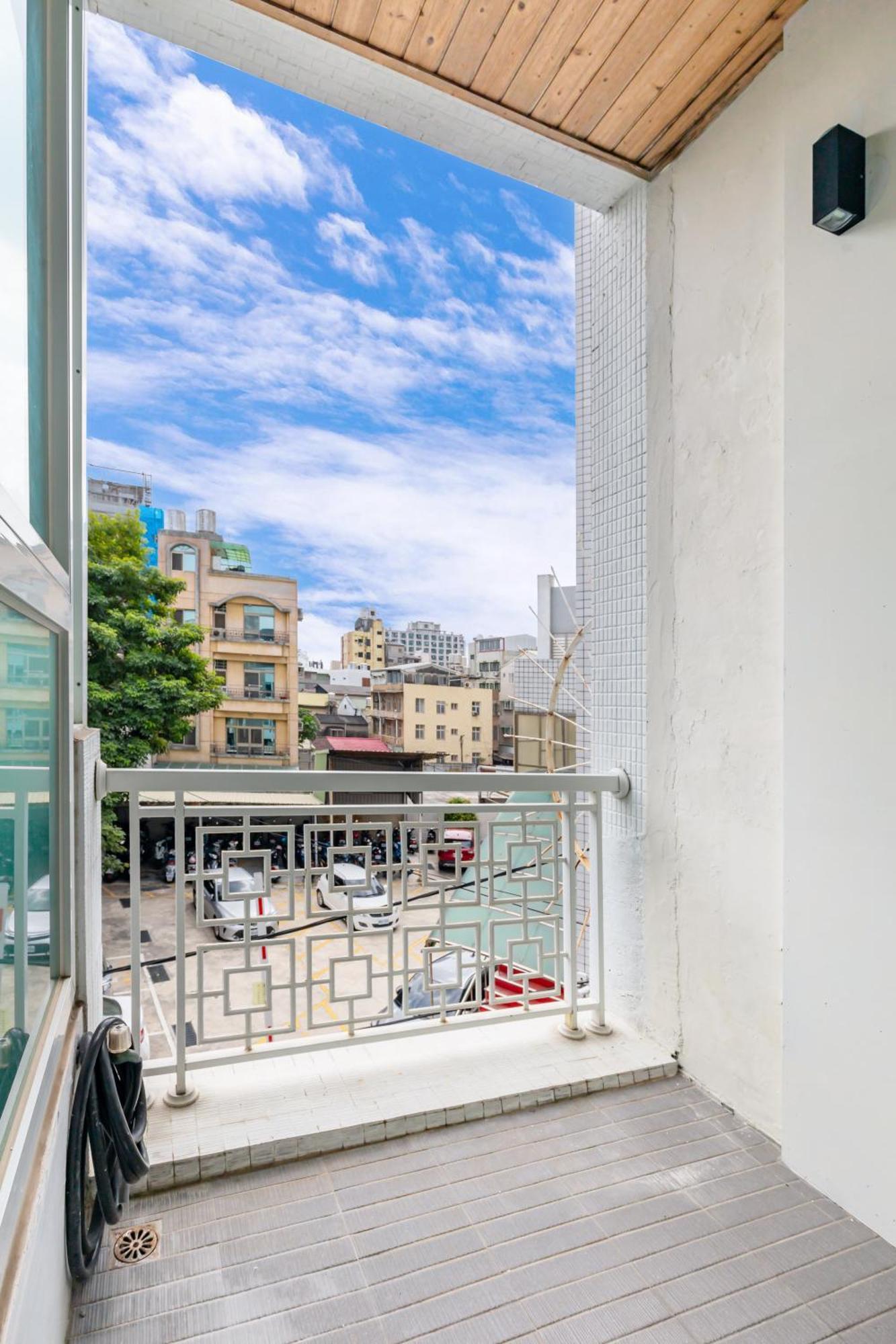Hotel 32小巷弄 Tainan Exterior foto