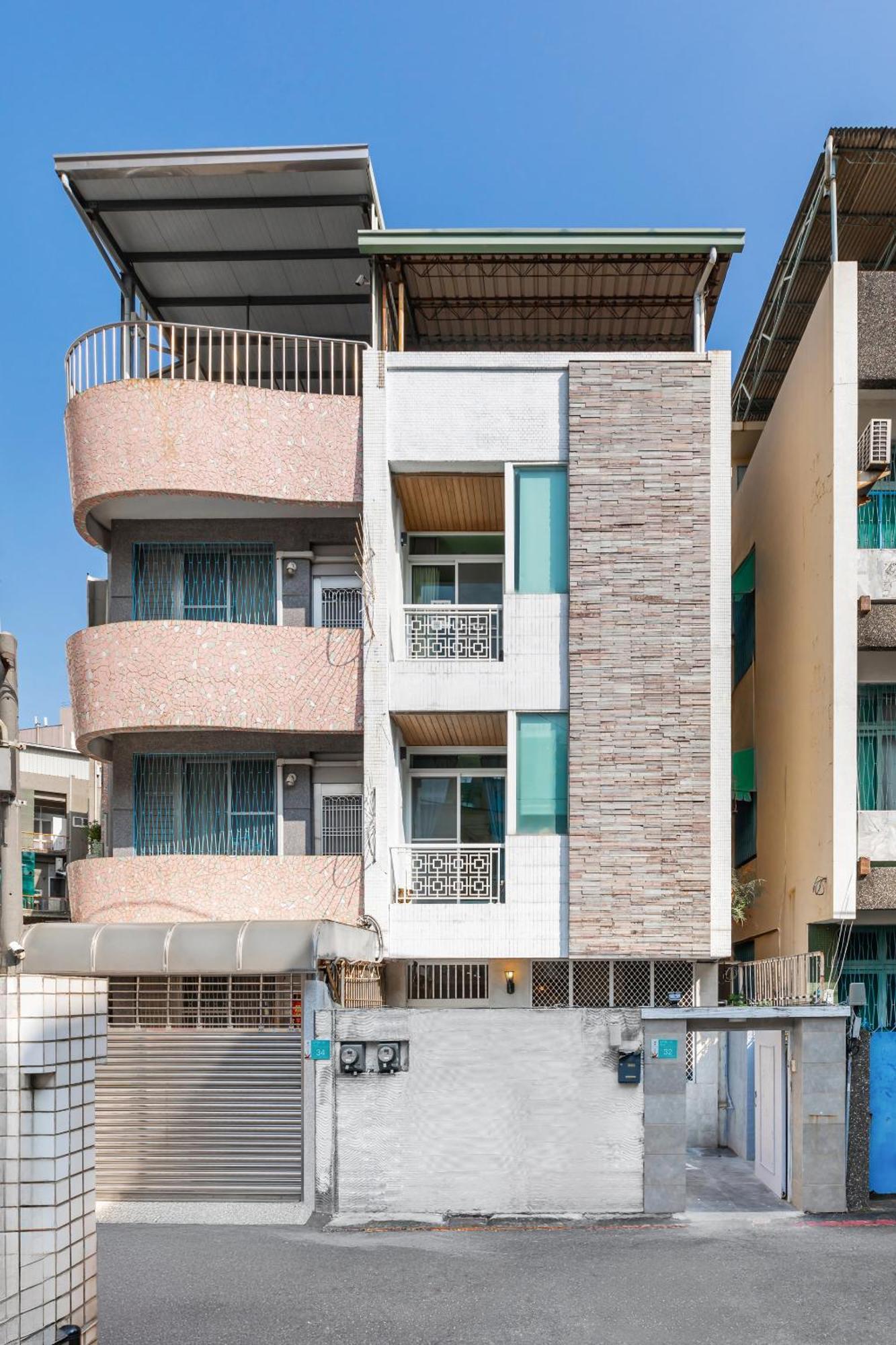 Hotel 32小巷弄 Tainan Exterior foto
